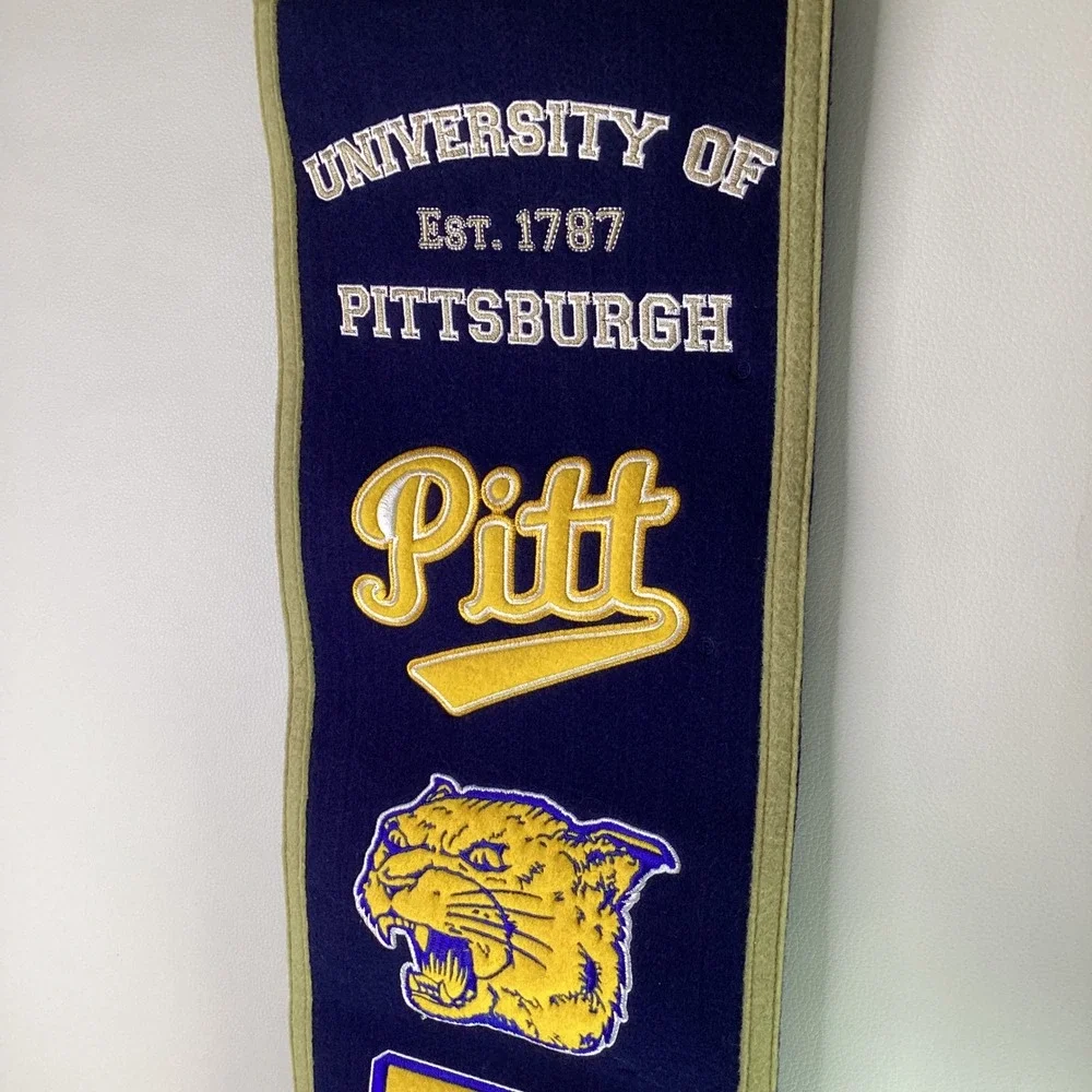 RARE University of Pittsburgh Pitt Panthers Wool Felt Banner Pennant Wall Flag